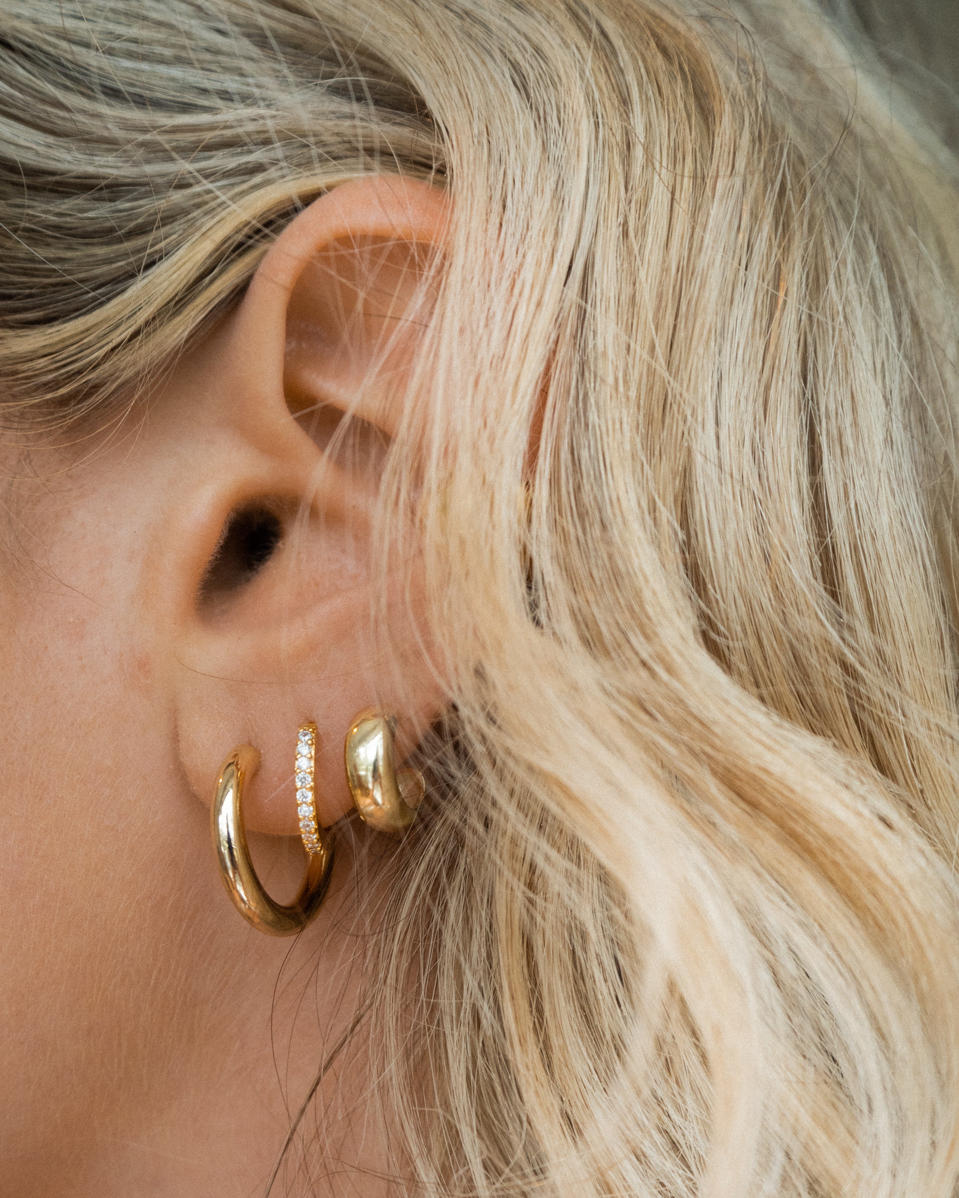 CELINE セリーヌ　フープピアス Small Hoops 楽天市場】CELINE セリーヌ フープピアス Small Hoops スモール